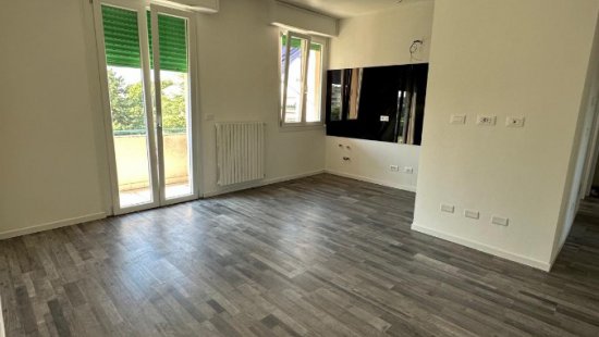 3 camere in venditaReggio Emilia - Canalina